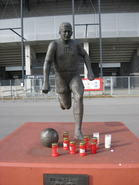 Bergeborbeck, Helmut-Rahn-Denkmal